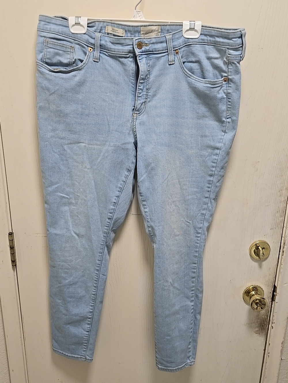 Universal Thread Light Blue Skinny Jeans - Mid Rise Skinny